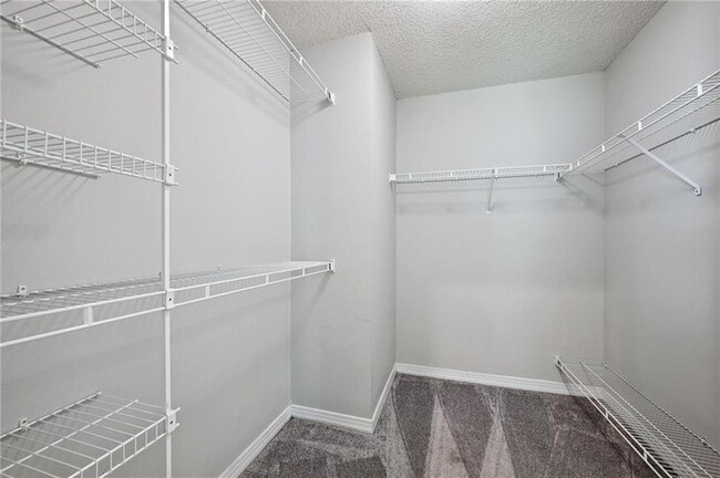 Building Photo - 1032 Sterling Oaks Blvd