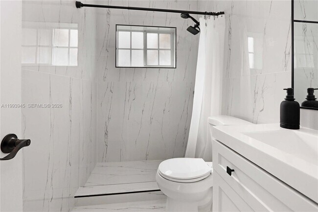 Building Photo - 1510 Hayes St