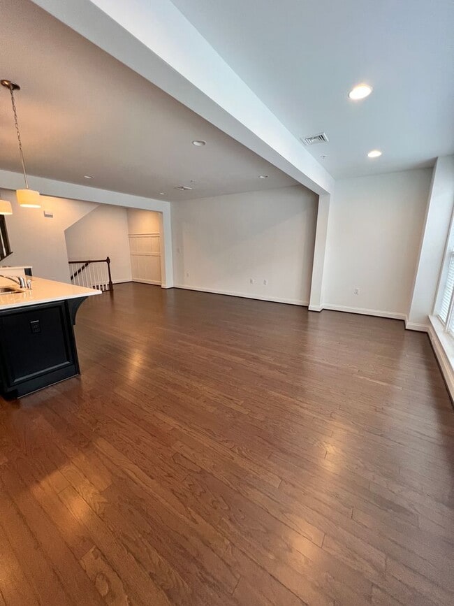 Building Photo - 2-bedroom 2.5 bath Luxury Townhome located...