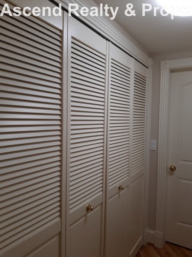Building Photo - Unique Opportunity to Lease 2 Bed Lower Un...