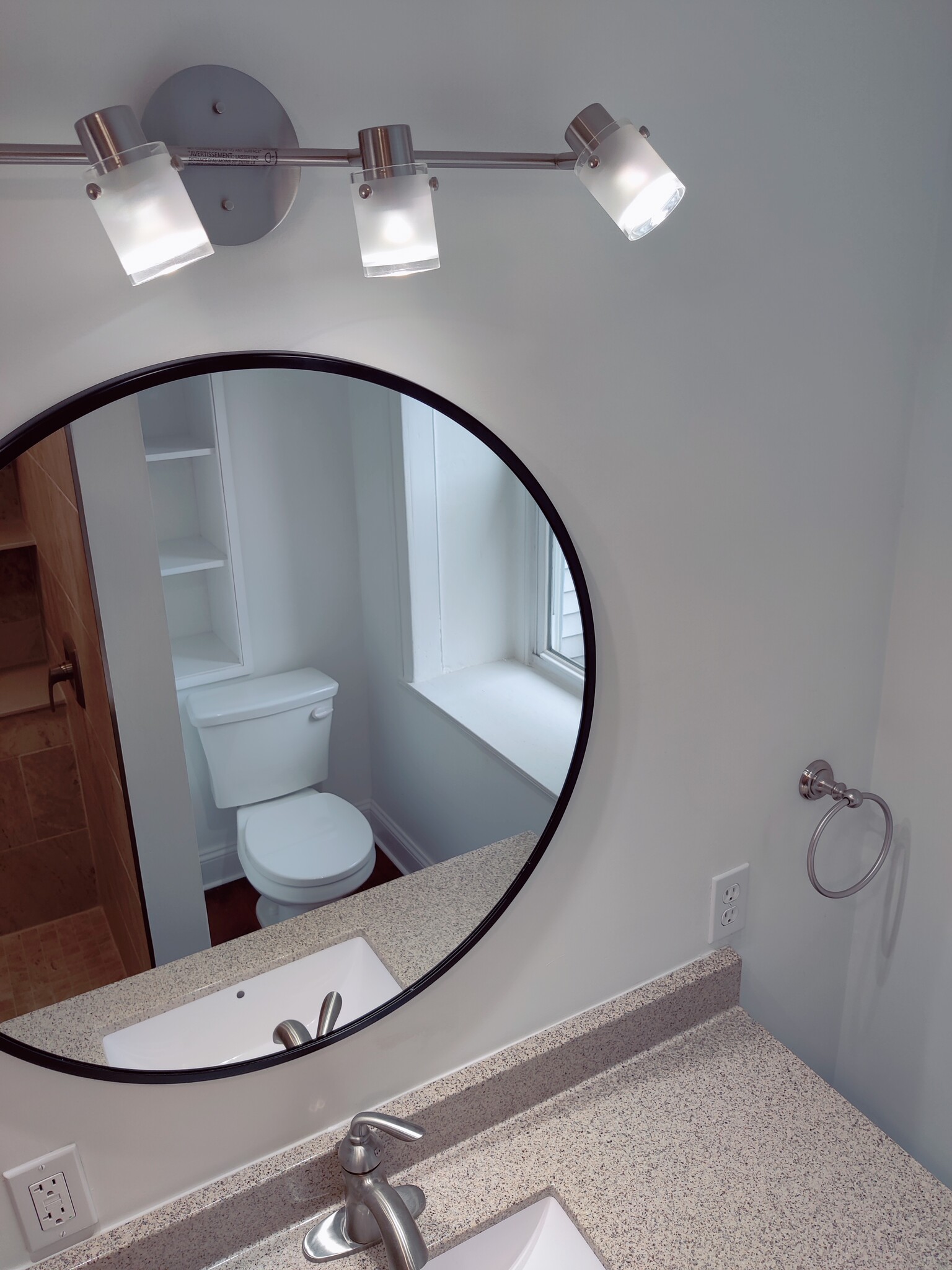 Modern bath - 1009 Reading Ave