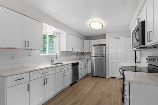 Building Photo - 3816 S Bowdish Rd