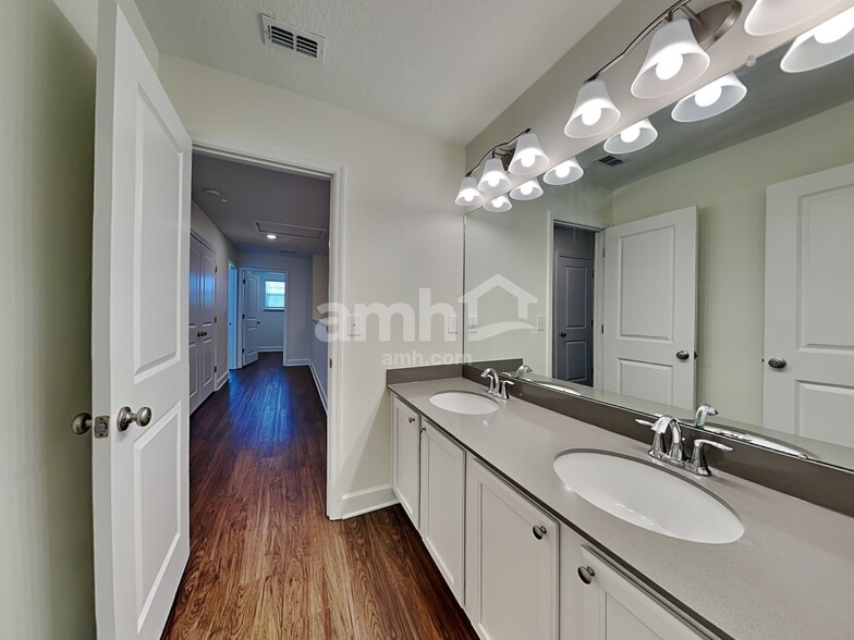 Building Photo - 3715 Windward Hls Blvd