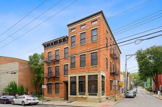 Building Photo - 412 E 13th St