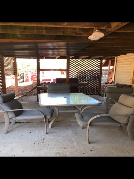 Building Photo - 8410 Kings Hill Dr
