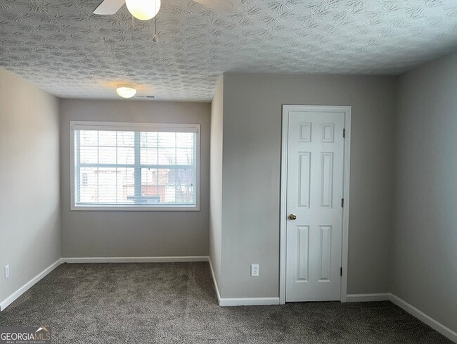 Building Photo - 299 Sheffield Chase