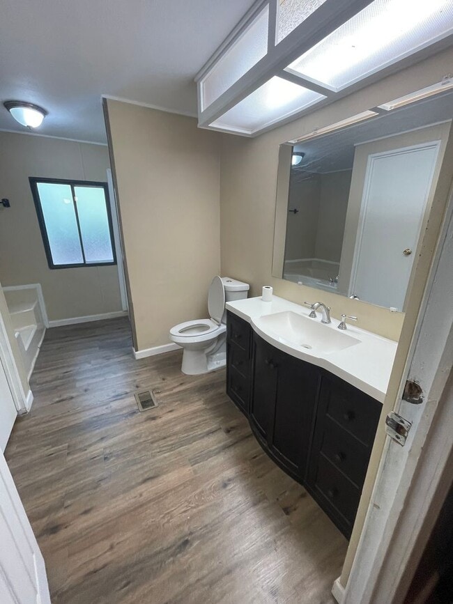 Building Photo - NEW ON MARKET /// RIVER FRONT CABIN AVAILABLE!!