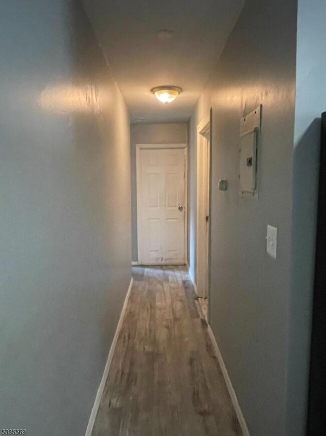 Building Photo - 644 Trumbull St