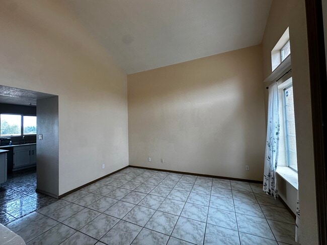 Building Photo - 800 Halter Dr SW