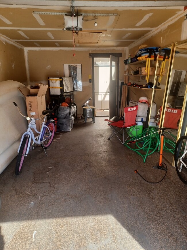 Building Photo - 3000 Regatta Ln