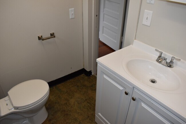 Building Photo - 1016 S University Ave