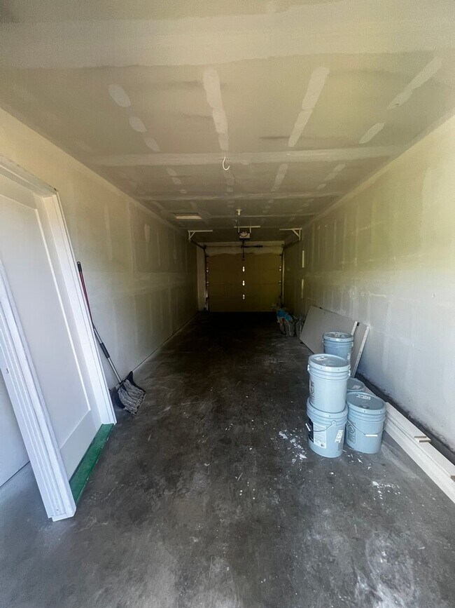 Building Photo - 507 Forest Cir