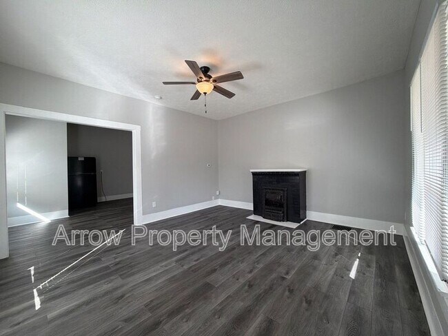 Building Photo - 926 A St