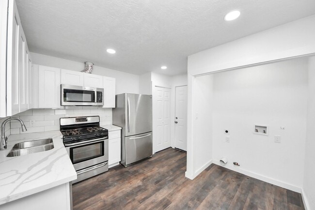 Building Photo - 5911 Easter St