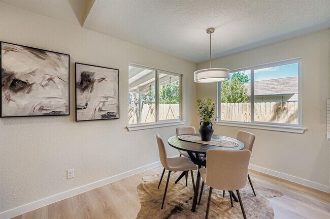 Building Photo - 7806 Whitsun Dr