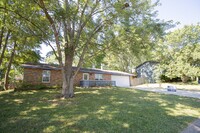 Building Photo - 3 Bed 2 Bath Home in Meadowbrook West Neig...