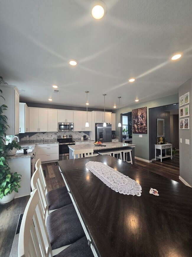 Building Photo - Built in 2021 Spacious Home with 4 bedroom...