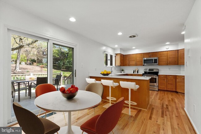 Building Photo - 10849 Whiterim Dr