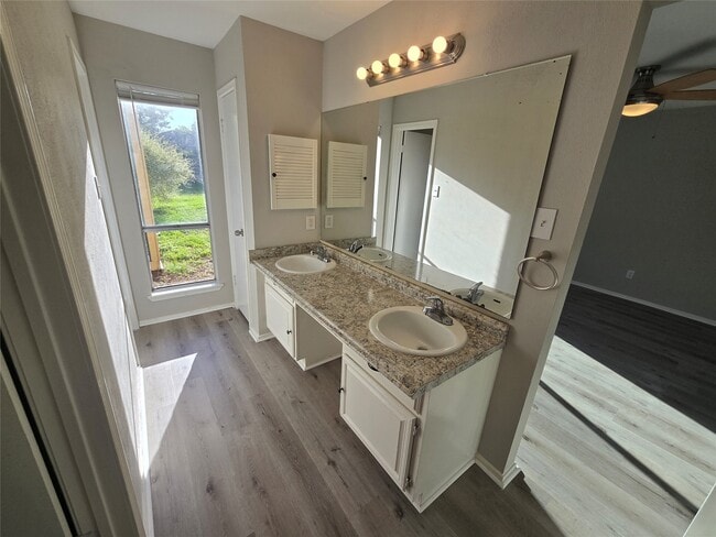 Building Photo - 22027 Rockgate Dr