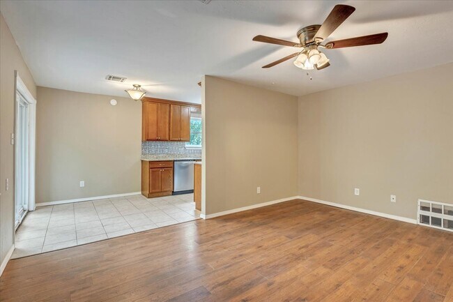 Building Photo - 1611 Briarcliff Ct