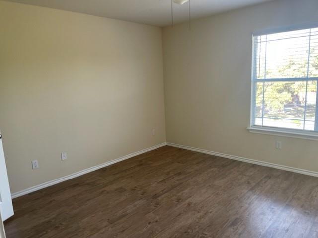 Building Photo - 2105 Fall Creek Dr