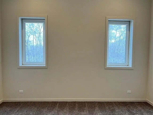 Building Photo - 790 E Irving Park Rd