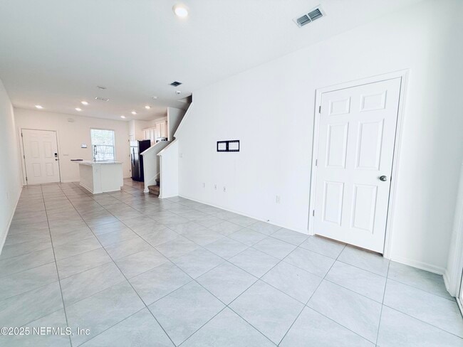 Building Photo - 8334 Zenith Cir
