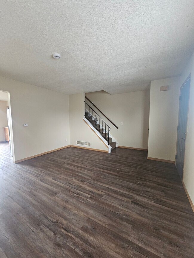 Building Photo - 4132 N Elsie Ave