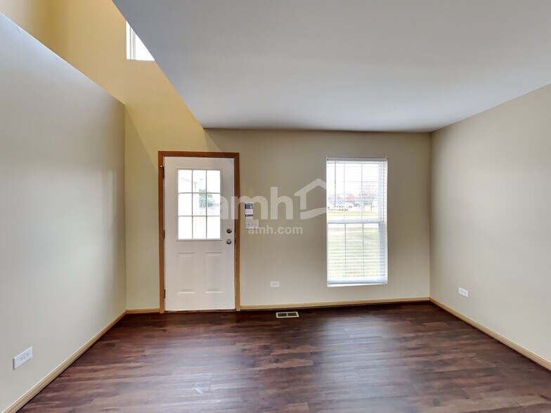 Building Photo - 3107 Arborsedge Dr