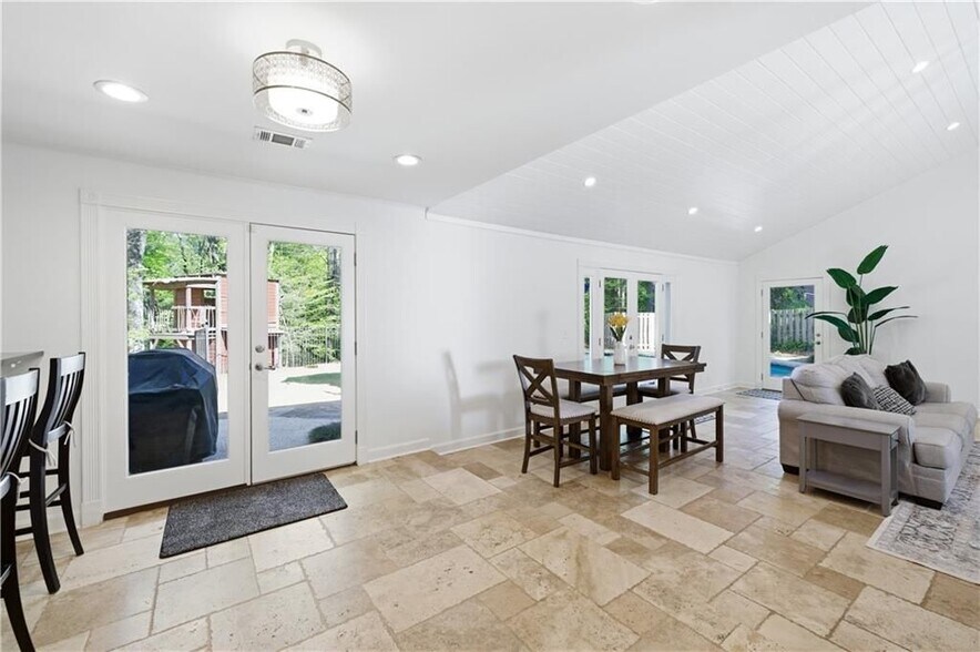 Building Photo - 4115 Glen Devon Dr NW