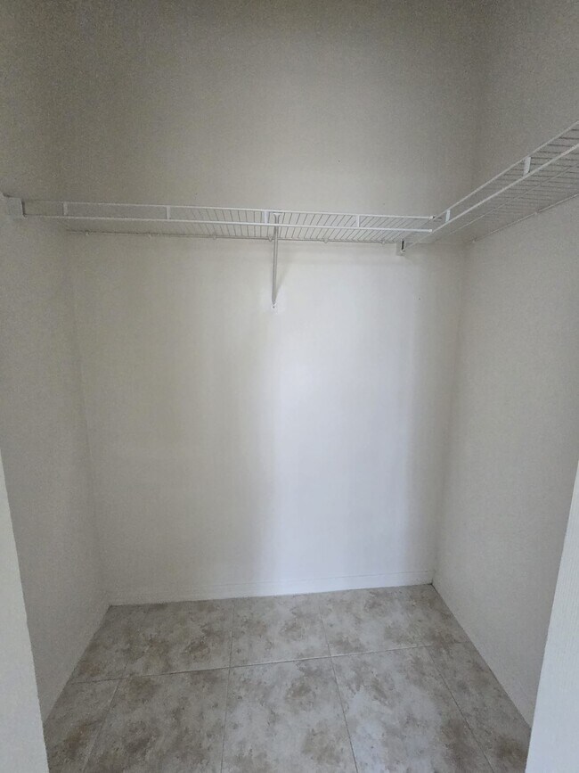 Building Photo - 2045 Erving Cir