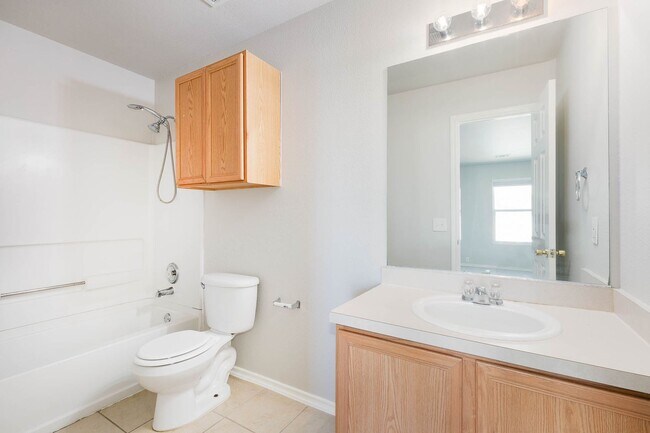 Building Photo - Rare 5 Bedroom Home Available for Immediate Move In w/downstairs Master Bedroom