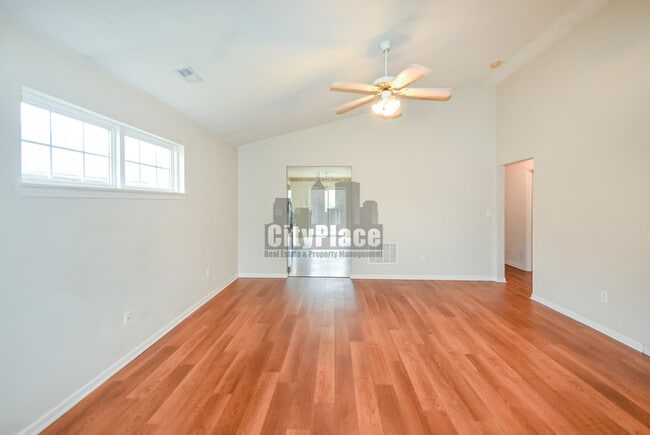 Building Photo - 312 Harts Ford Way