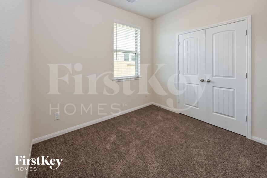 Building Photo - 15809 Roberto Clemente Ct