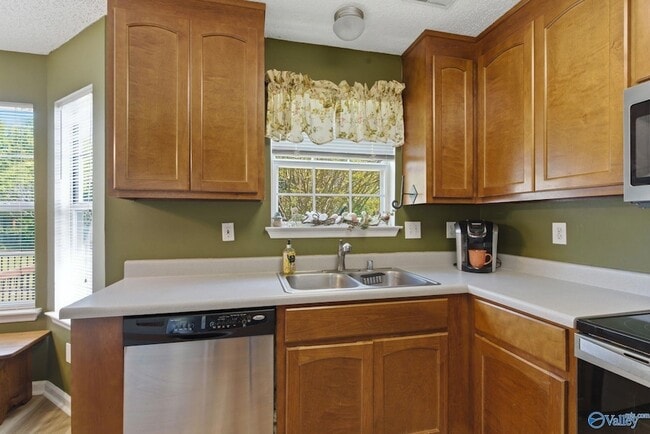 Building Photo - 236 River Oaks Dr