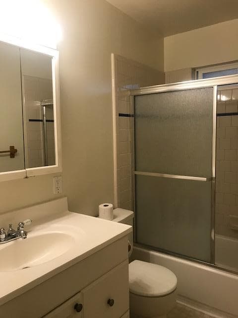 Building Photo - 270 Lindo Ln