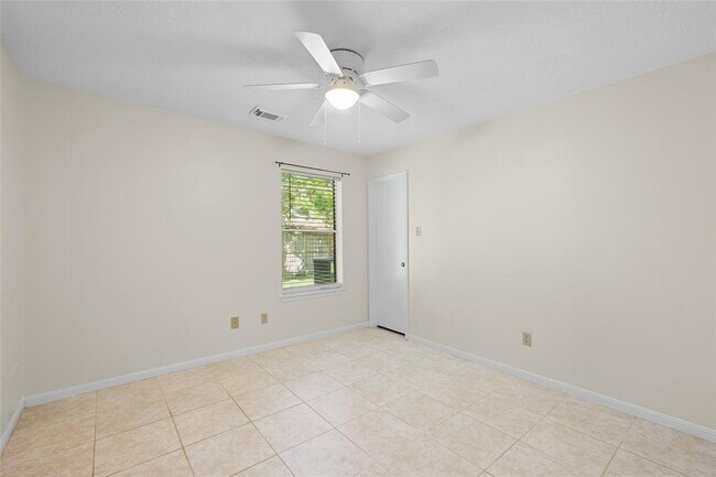 Building Photo - 17402 Eastwood Cir