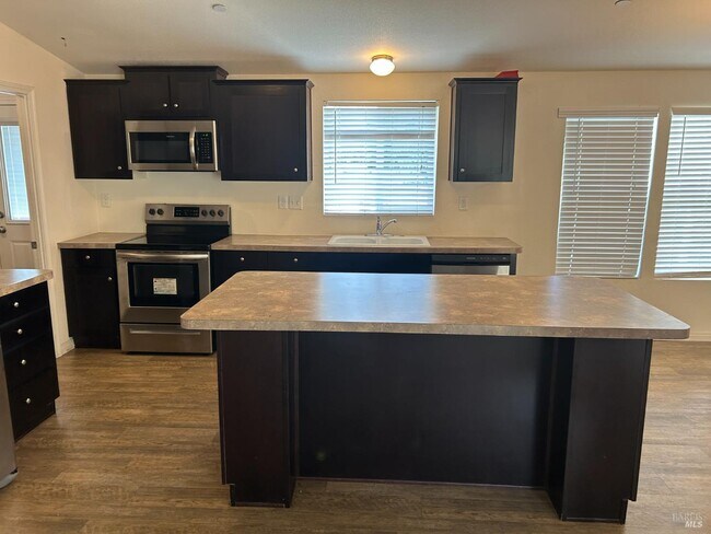 Building Photo - 6297 Pleasants Valley Rd