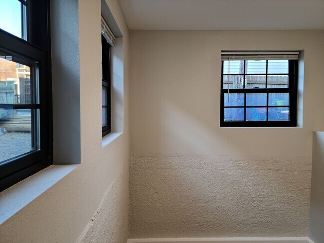 Interior Photo - 822 Lakeside