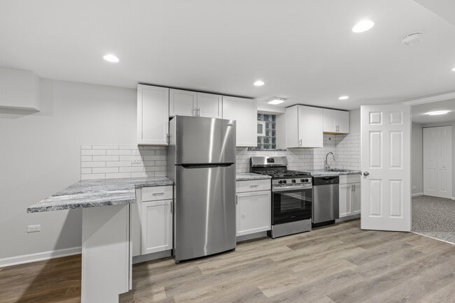 Building Photo - 236 Callan Ave