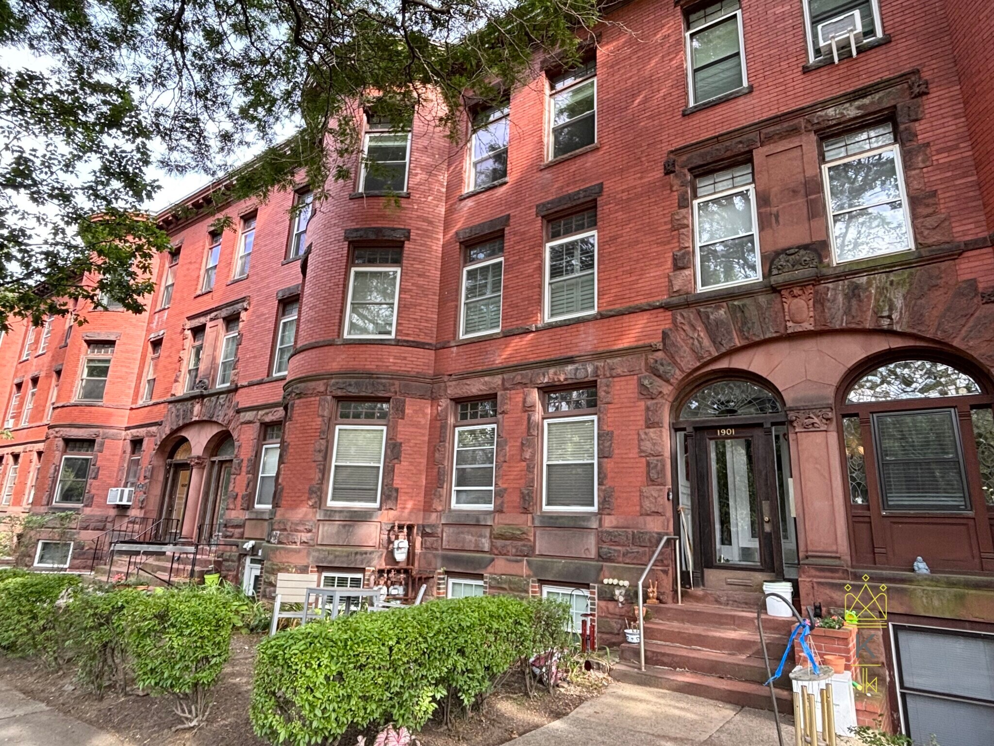 Building Photo - 1901 Beacon St