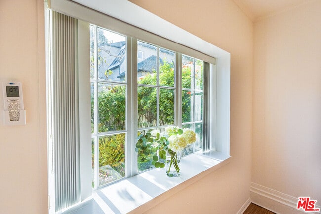 Building Photo - 507 9th St