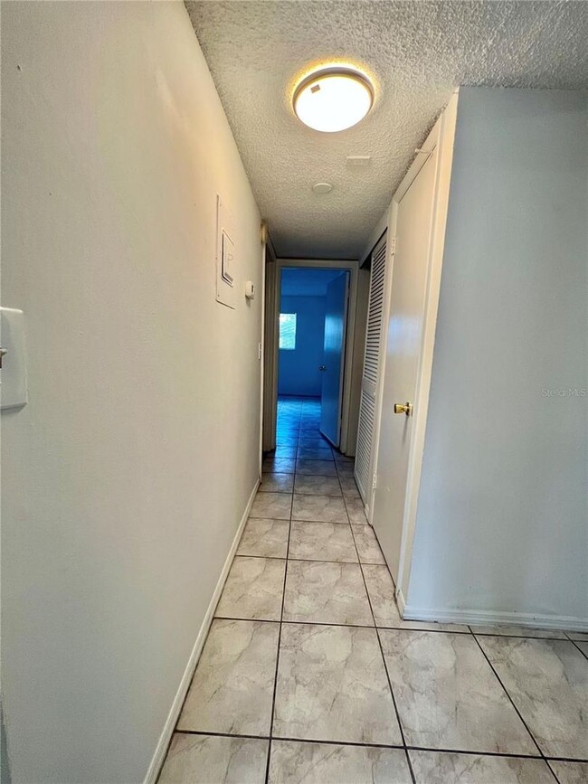 Building Photo - Spacious Condo for Rent in Fern Park – Top...