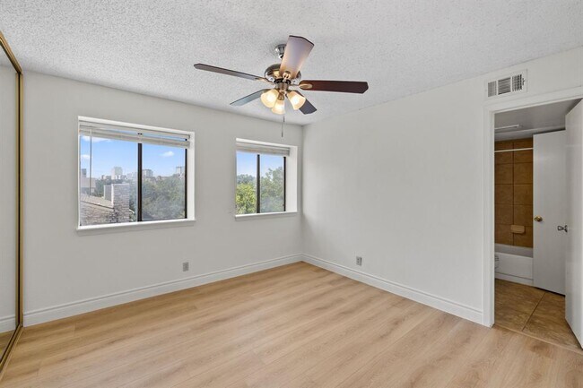 Building Photo - 3115 Helms St