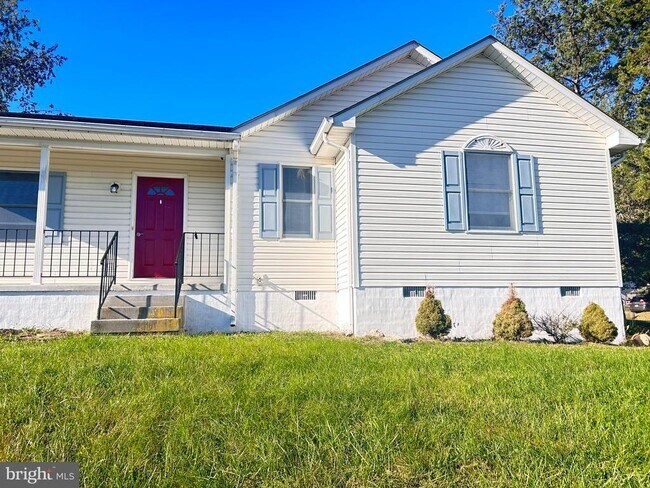 Building Photo - 200 Canyon Rd