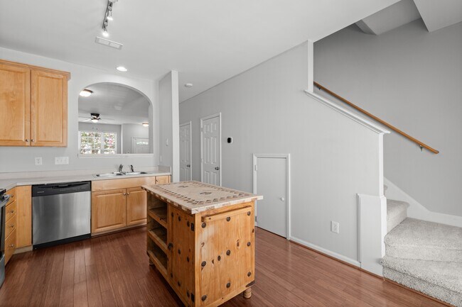 Building Photo - 5712 Clearbay Ln