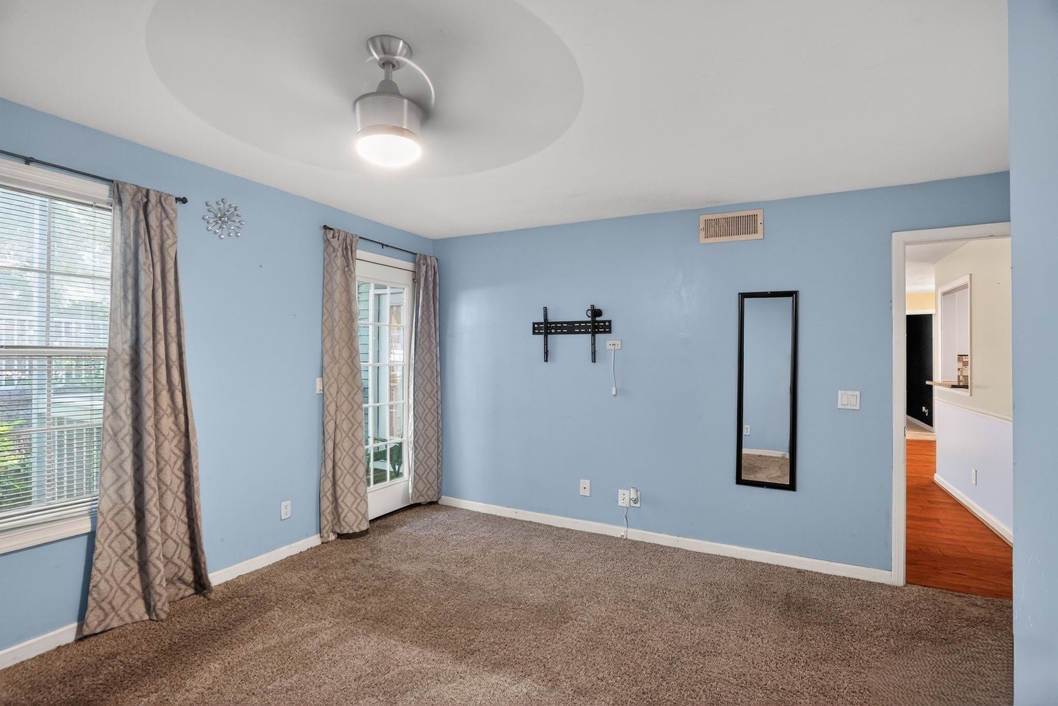 Building Photo - Room in Condo on Gettysburg Pl