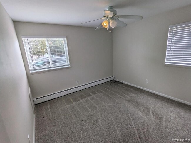 Building Photo - 6194 Richards Dr