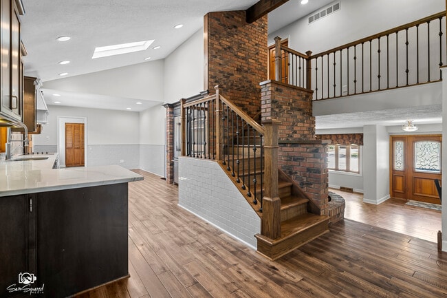 Building Photo - 509 Apollo Dr