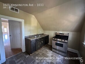 Building Photo - Cozy 3rd floor unit in Racine